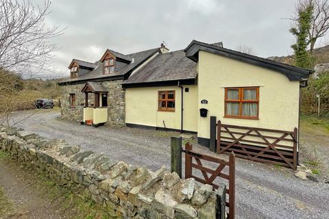 4 bedroom detached house for sale, Clwt-Y-Bont, Caernarfon, Gwynedd, LL55
