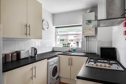 28 Grove Court, Leeds, LS6 4AE