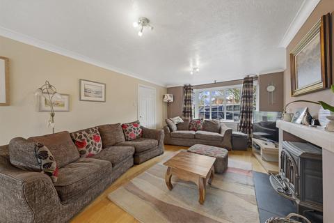 4 Beaumont Close, Kettering, NN16 9NL