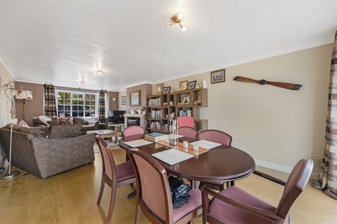 4 Beaumont Close, Kettering, NN16 9NL