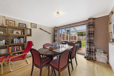 4 Beaumont Close, Kettering, NN16 9NL