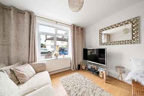 3 bedroom semi-detached house for sale - Townholm Crescent, Hanwell, London, W7 2NA