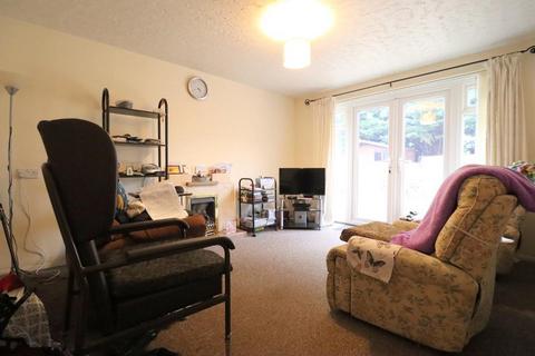 2 bedroom maisonette for sale, Mullion Close, Stopsley, Luton, Bedfordshire, LU2 7XF