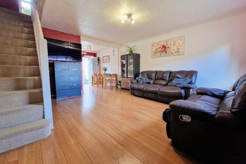 3 bedroom semi-detached house for sale - The Bentleys, Eastwood, Leigh on Sea, Essex, SS2 6UJ