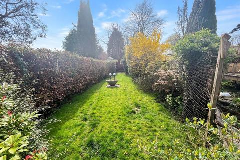 90 Foxearth Road, South Croydon, CR2 8EF