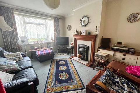 90 Foxearth Road, South Croydon, CR2 8EF