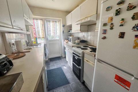 90 Foxearth Road, South Croydon, CR2 8EF
