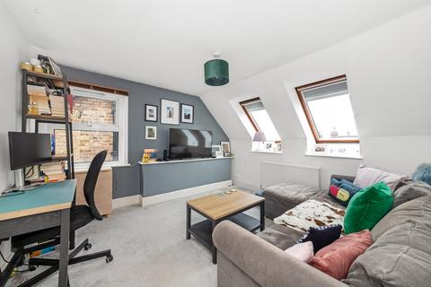 2 bedroom apartment for sale, High View Road, London, SE19