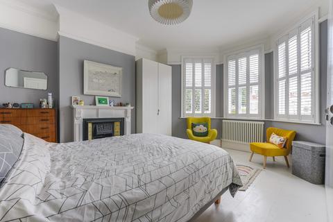 3 bedroom maisonette for sale, Palmerston Road, London N22