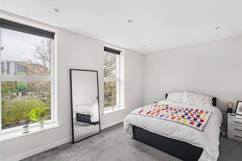 undefined, Kings Avenue, London, SW4