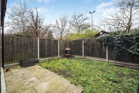 undefined, Kings Avenue, London, SW4