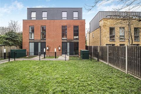 undefined, Kings Avenue, London, SW4