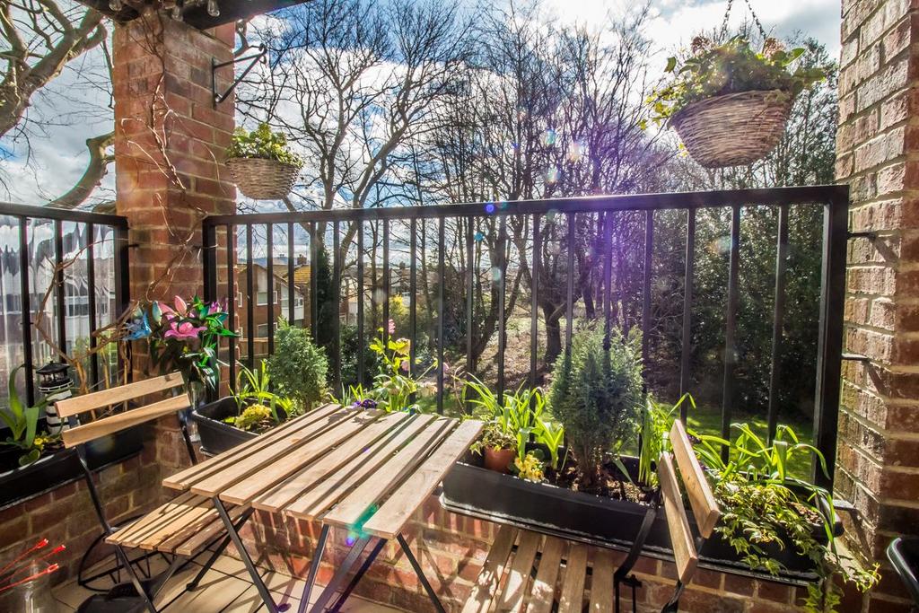 Juliette Balcony
