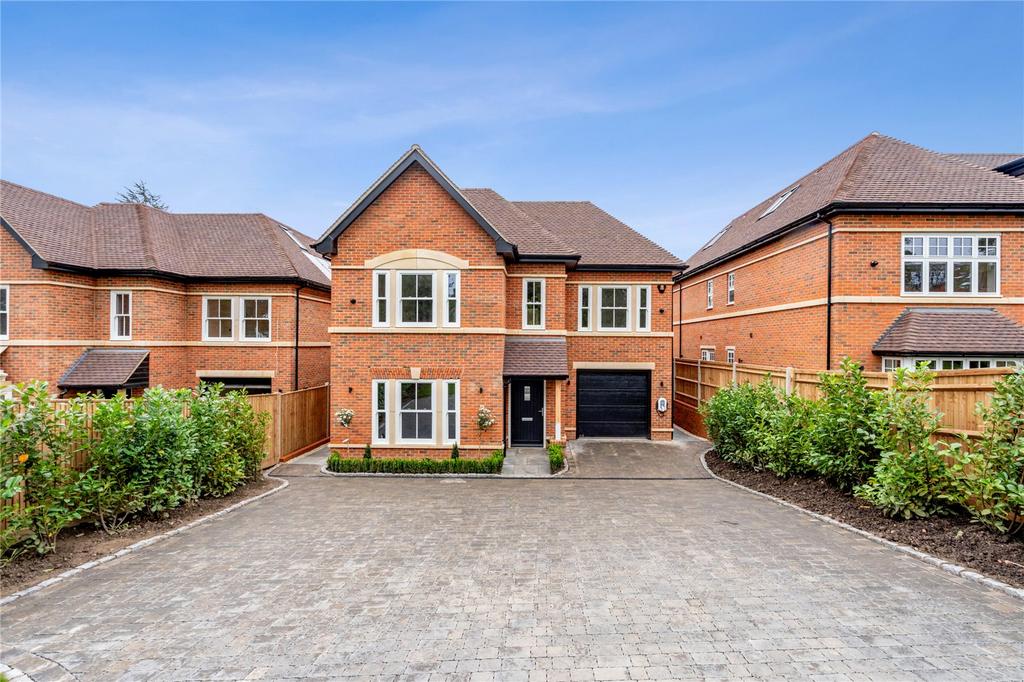 Beechwood Drive, Marlow, Buckinghamshire, SL7 5 bed detached house for