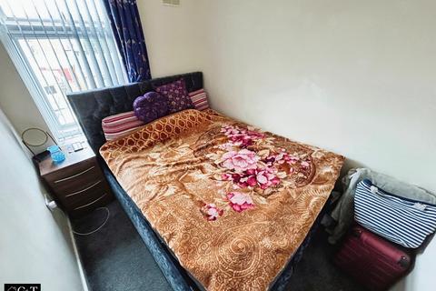 122 Bunns Lane, Dudley, DY2 7RF