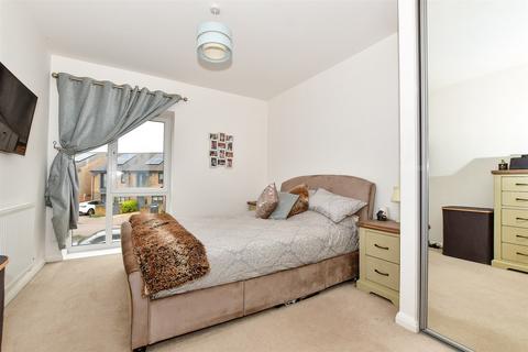 2 bedroom flat for sale, Sterling Road, Bexleyheath, Kent