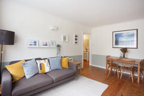 8 Manor Vale, Brentford, TW8 9JP