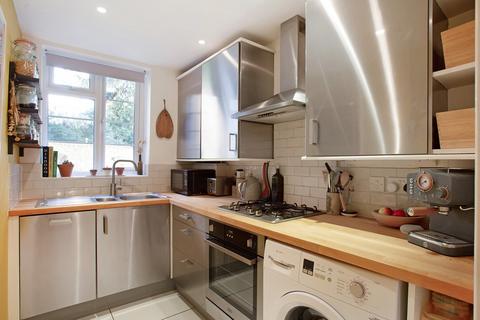 8 Manor Vale, Brentford, TW8 9JP