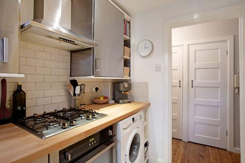 8 Manor Vale, Brentford, TW8 9JP