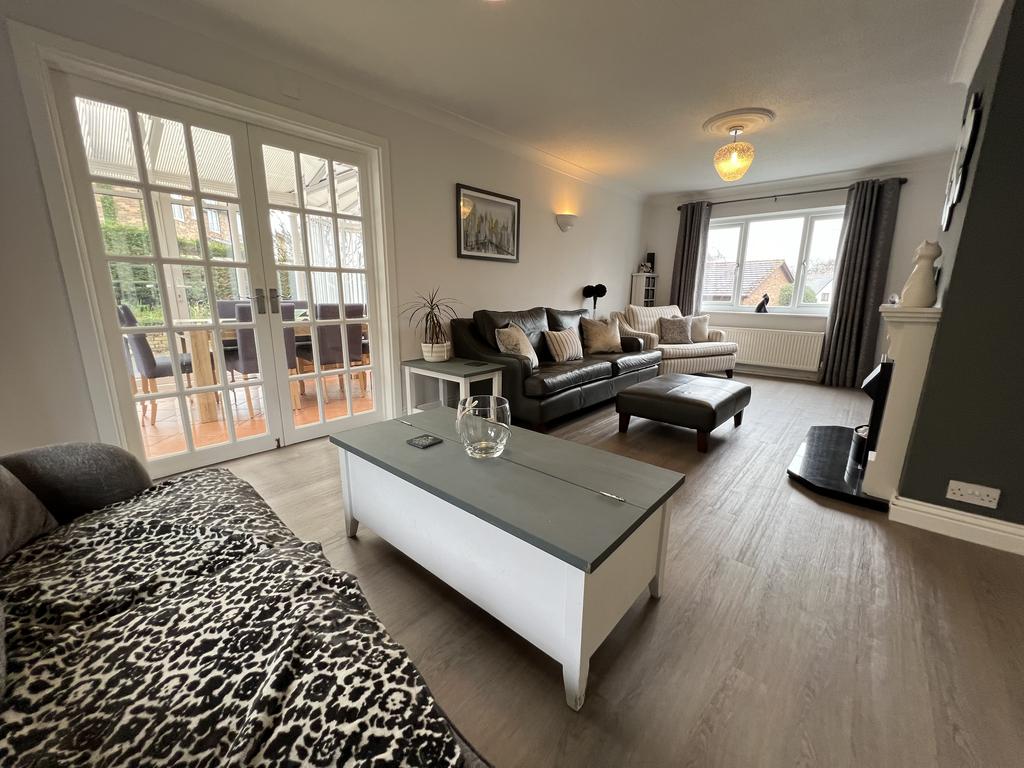 Spacious Sitting Room