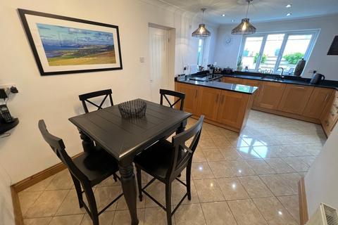 Briallen, 3 Bont Estate, Llanon, SY23 5LT