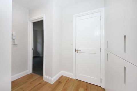 1 bedroom apartment to rent, Berrymead Gardens, W3