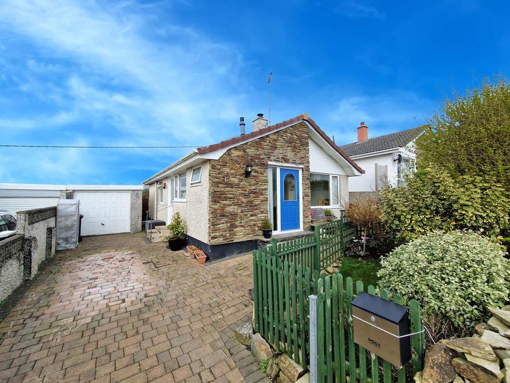 Treza Road, Porthleven TR13 2 bed detached bungalow for sale £329,950