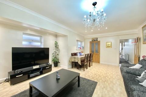 4 bedroom house for sale, Portland Road, Southall