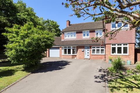 3 Chesilton Crescent, Church Crookham, Fleet, GU52 6PA