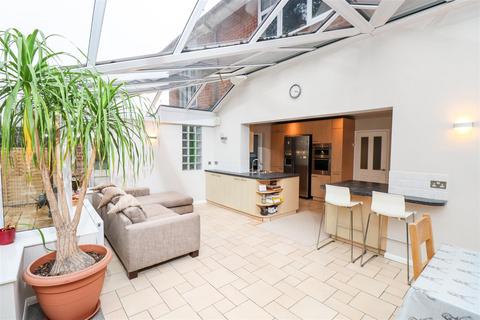 3 Chesilton Crescent, Church Crookham, Fleet, GU52 6PA