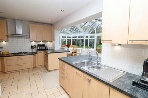 3 Chesilton Crescent, Church Crookham, Fleet, GU52 6PA