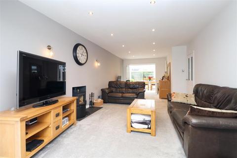 3 Chesilton Crescent, Church Crookham, Fleet, GU52 6PA