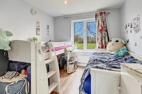 2 bedroom flat for sale, Edeva Court, Cambridge CB1