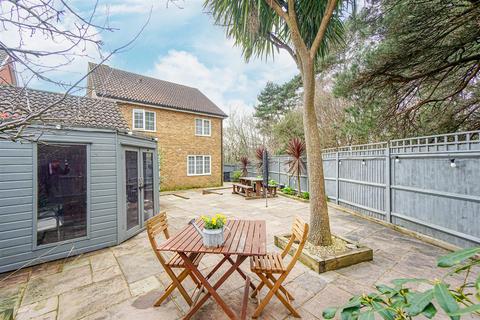 4 bedroom detached house for sale, Celandine Drive, St. Leonards-on-sea