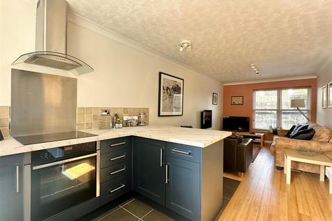 1 bedroom flat for sale, Postern Close, Bishops Wharf