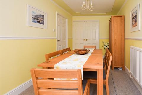 28 Quendale, Wombourne, Wolverhampton, WV5 8JZ