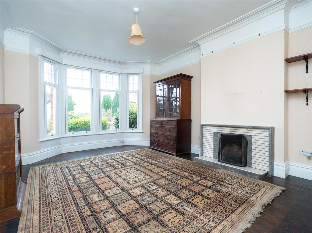 Hampton Road, Oswestry 4 bed detached house for sale £450,000