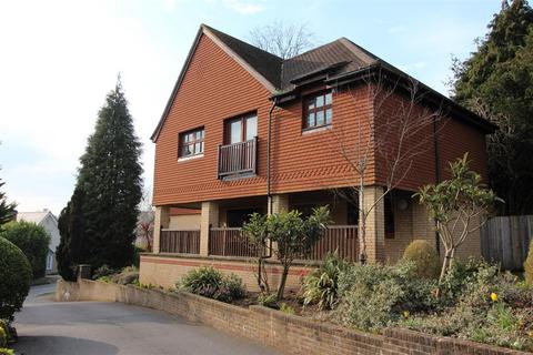 2 bedroom apartment for sale, Furze Hill, Kingswood