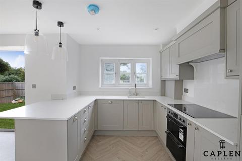 Pear Tree Cottage Epping Road, Nazeing, Waltham Abbey, EN9 2DH
