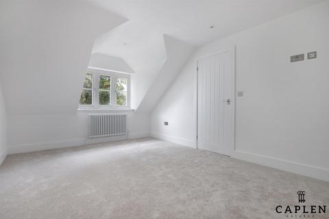 Pear Tree Cottage Epping Road, Nazeing, Waltham Abbey, EN9 2DH