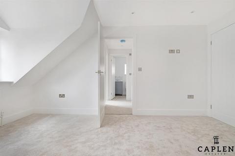 Pear Tree Cottage Epping Road, Nazeing, Waltham Abbey, EN9 2DH
