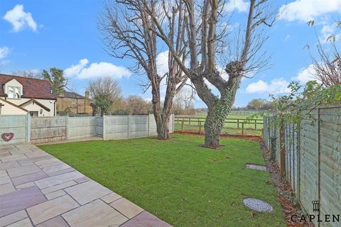 Pear Tree Cottage Epping Road, Nazeing, Waltham Abbey, EN9 2DH