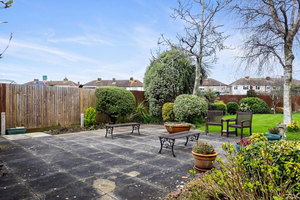 Amberly Court 19-0011.jpg