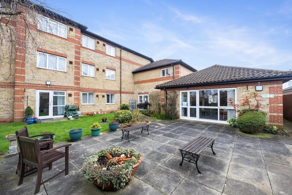 Amberly Court 19-0013.jpg