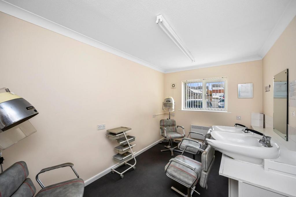 Amberly Court 19-0009.jpg