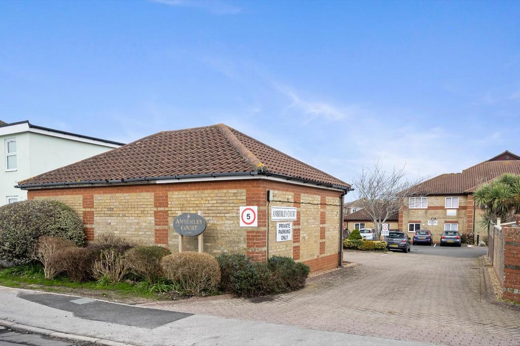 Amberly Court 19-0025.jpg