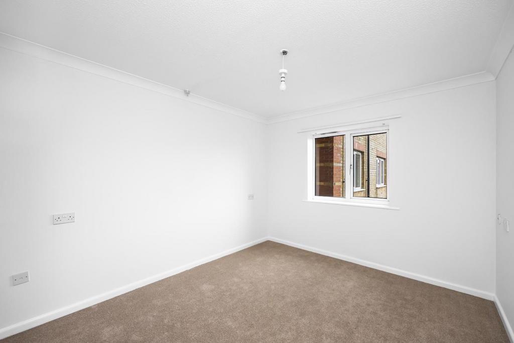 Amberly Court 19-0019.jpg