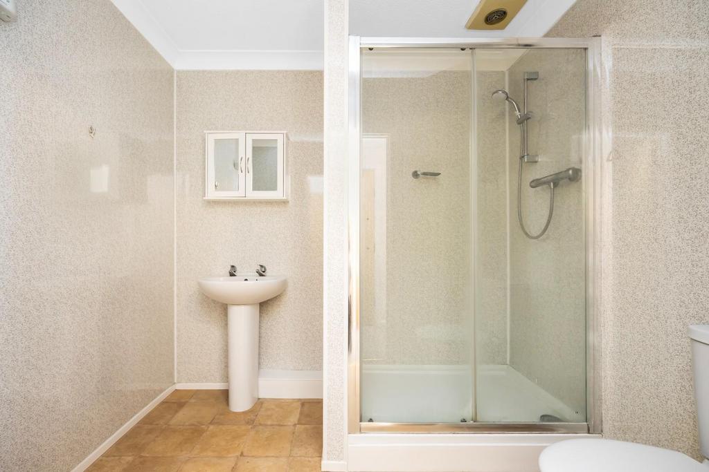 Amberly Court 19-0021.jpg