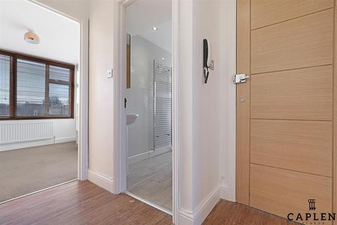 2 bedroom flat to rent - Farnley Road, London