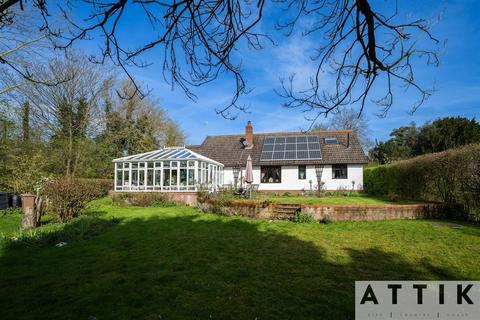 5 bedroom detached bungalow for sale, Church Road, Chediston
